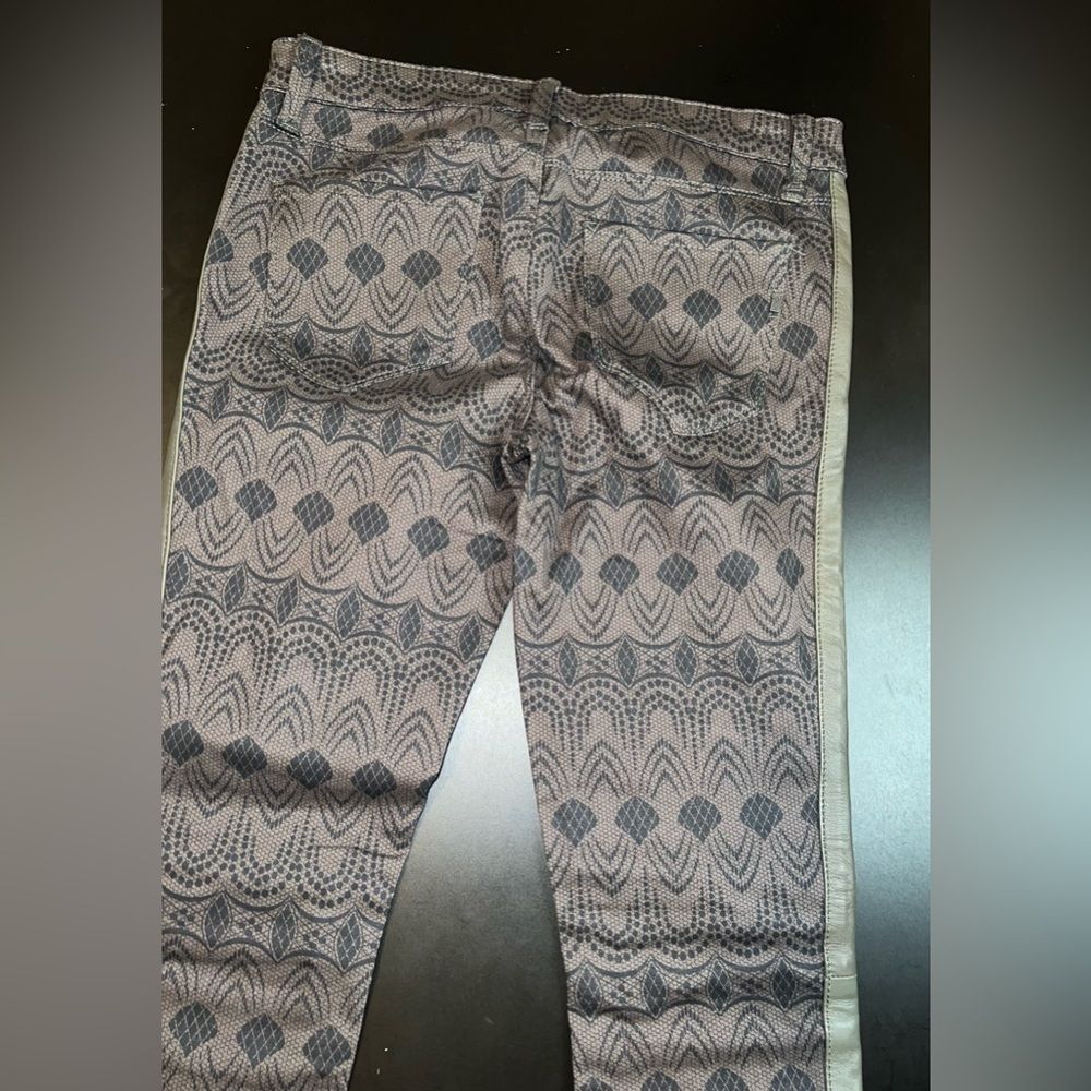 Genetic Denim Olive Sadie Jeans With Faux Leather Details Size 26 NWOT - Picture 8 of 11
